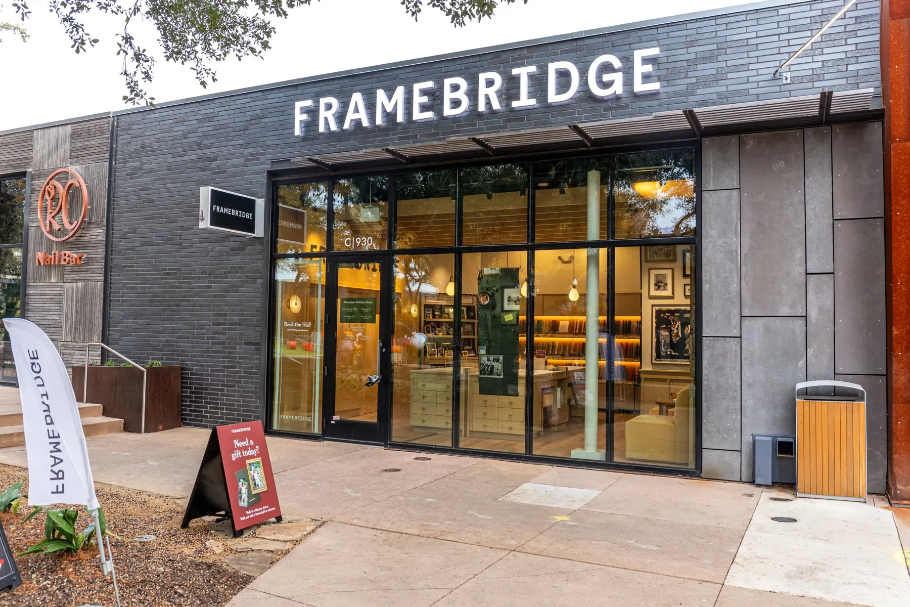 Framebridge studio storefront elevation